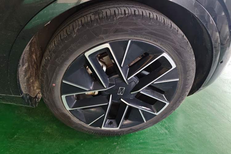 Used Avatr 11 2023 Harmony 90-degree Rear-wheel Drive Edition Right Front Wheel Hub