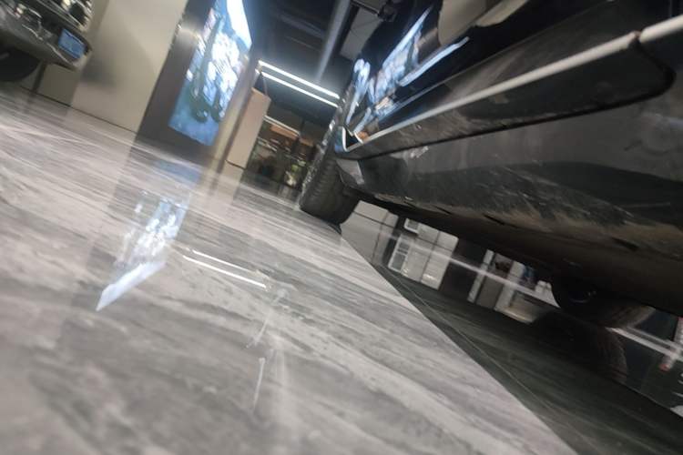 Used Avatr 11 2023 Harmony 90° Luxury Edition Right Side Sill