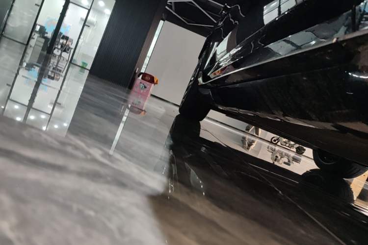Used Avatr 11 2023 Harmony 90° Luxury Edition Right Side Sill