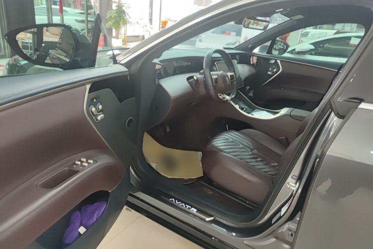 Used Avatr 11 2023 HarmonyOS Version Smart Enjoyment Upgrade Model 90-Degree Rear-Wheel Drive Edition Driver Seat