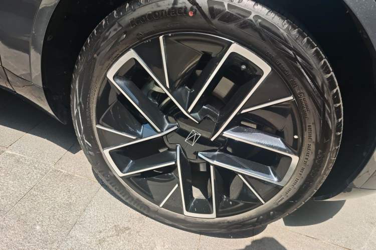 Used Avatr 11 2023 Harmony 90-degree Rear-wheel Drive Edition Exterior 7