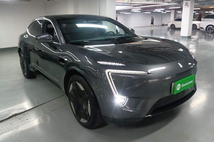 Used Avatr 11 2023 Harmony 90-degree Rear-wheel Drive Edition Front Right 45 Deg