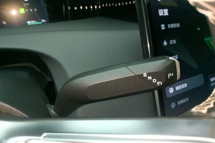Used Avatr 11 2023 Harmony 90° Luxury Edition Gear Lever