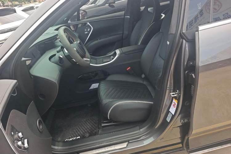 Used Avatr 11 2023 HarmonyOS Version Smart Enjoyment Upgrade Model 90-Degree Rear-Wheel Drive Edition Left Front Seat
