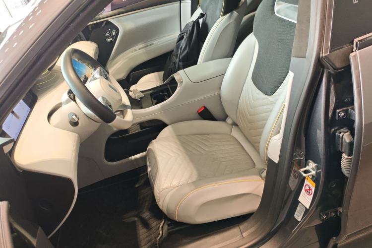 Used Avatr 11 2023 HarmonyOS Edition Smart Enjoyment Upgrade Model 116-degree Four-Wheel Drive Version Left Front Seat