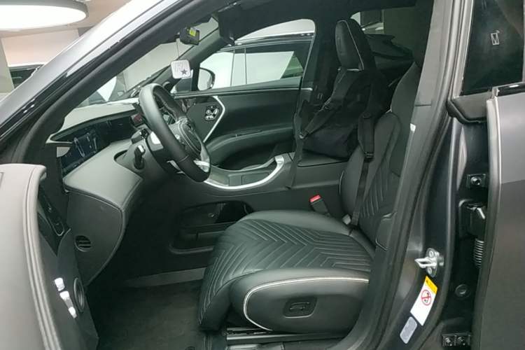 Used Avatr 11 2023 Harmony 90° Luxury Edition Left Front Seat