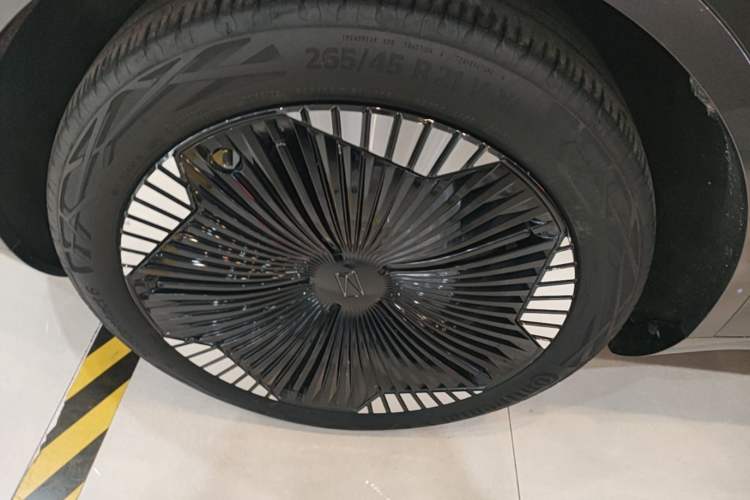 Used Avatr 11 2023 Harmony 90-degree Rear-wheel Drive Edition Left Front Wheel Hub