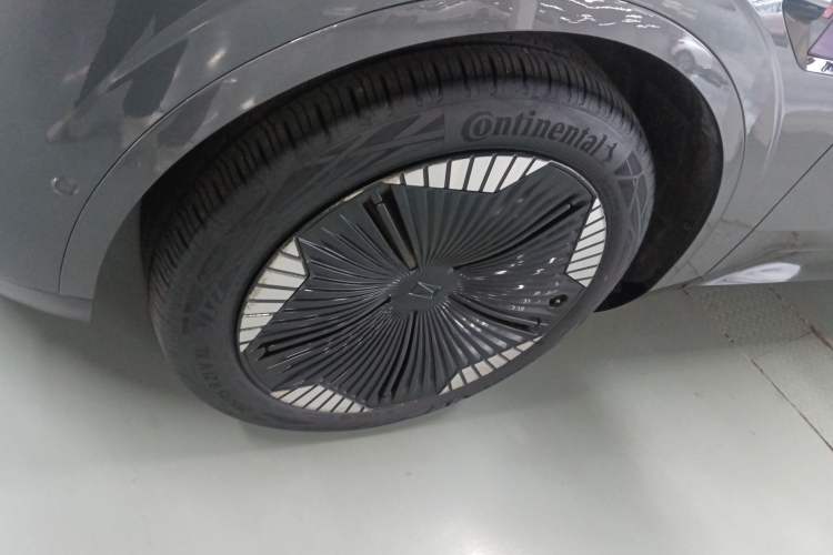 Used Avatr 11 2023 Harmony 90-degree Rear-wheel Drive Edition Left Front Wheel Hub