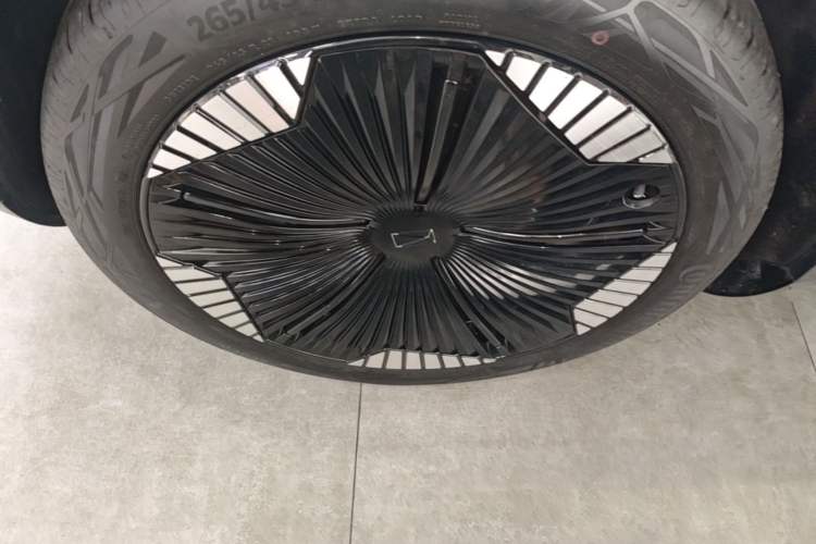 Used Avatr 11 2023 Harmony 90-degree Rear-wheel Drive Edition Left Front Wheel Hub