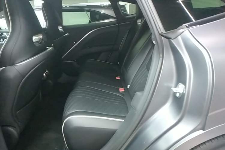 Used Avatr 11 2023 Harmony 90° Luxury Edition Left Rear Seat
