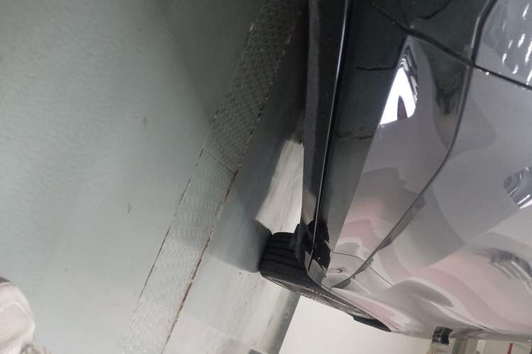 Used Avatr 11 2023 Harmony 90-degree Rear-wheel Drive Edition Left Side Sill