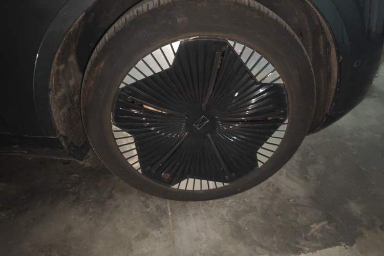Used Avatr 11 2023 Long-Range Single-Motor Version 5 Seats Right Front Wheel Hub