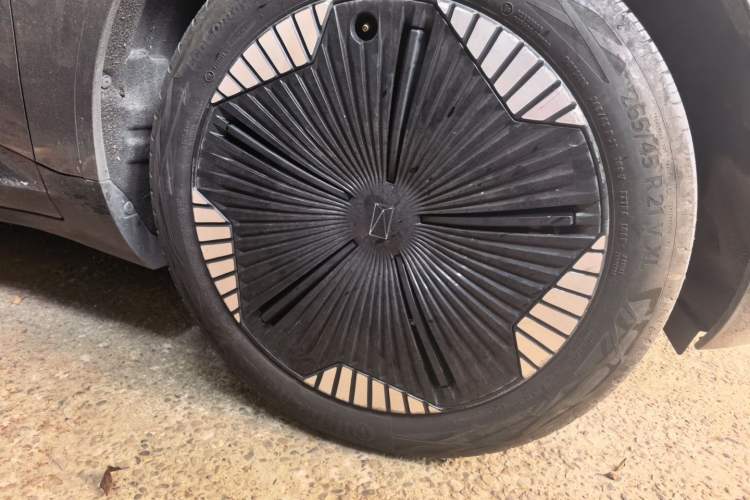 Used Avatr 11 2023 Harmony 90-degree Rear-wheel Drive Edition Right Front Wheel Hub