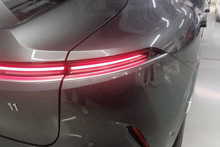 Used Avatr 11 2023 Harmony 90-degree Rear-wheel Drive Edition Right Rear Taillight