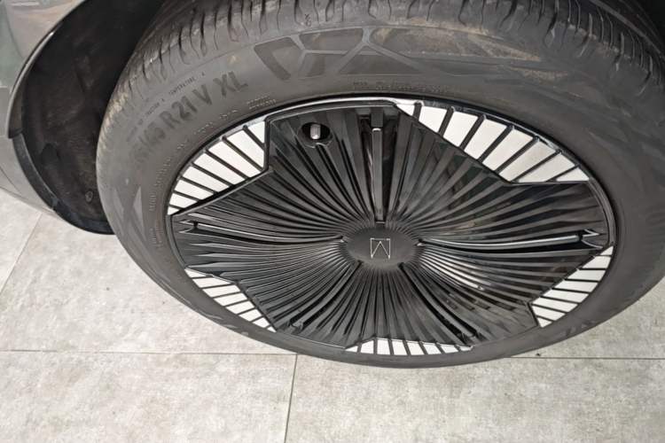 Used Avatr 11 2023 Harmony 90-degree Rear-wheel Drive Edition Right Rear Wheel Hub