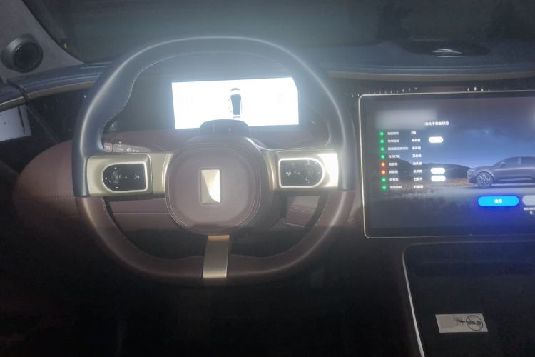 Used Avatr 11 2023 Harmony 90-degree Rear-wheel Drive Edition Steering Wheel