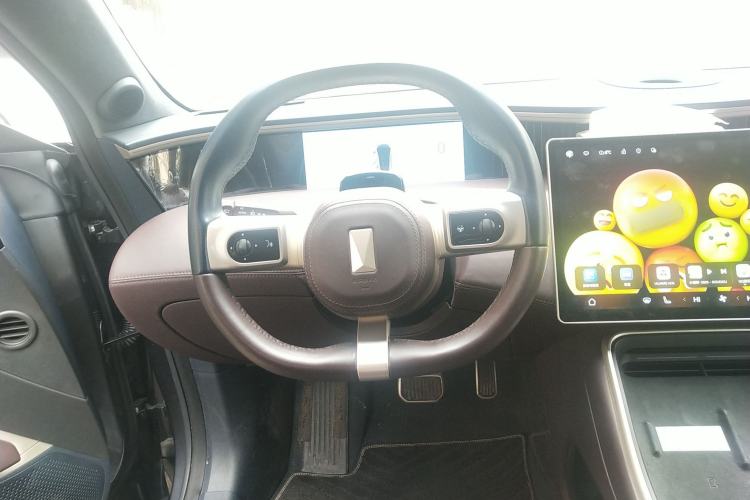 Used Avatr 11 2023 Harmony 90° Luxury Edition Steering Wheel