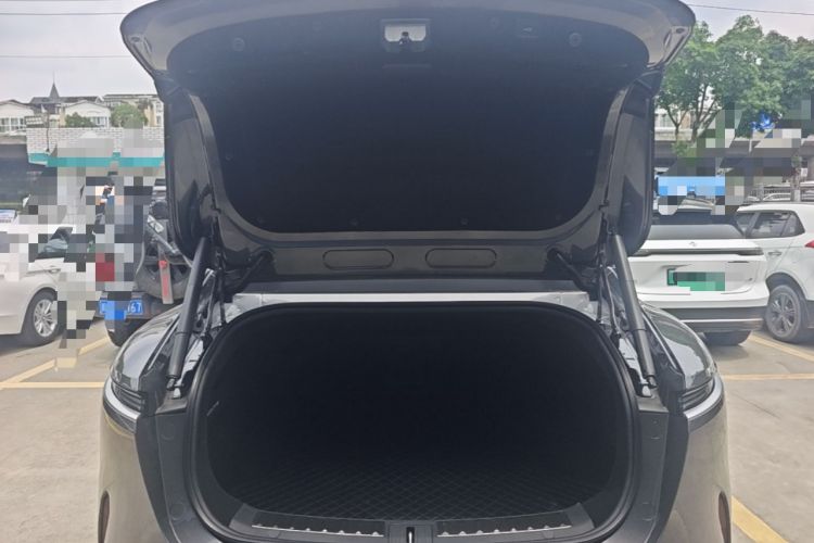 Used Avatr 11 2023 HarmonyOS Version Smart Enjoyment Upgrade Model 90-Degree Rear-Wheel Drive Edition Trunk