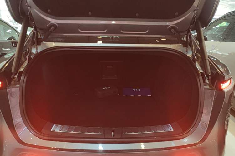 Used Avatr 11 2023 Harmony 90-degree Rear-wheel Drive Edition Trunk