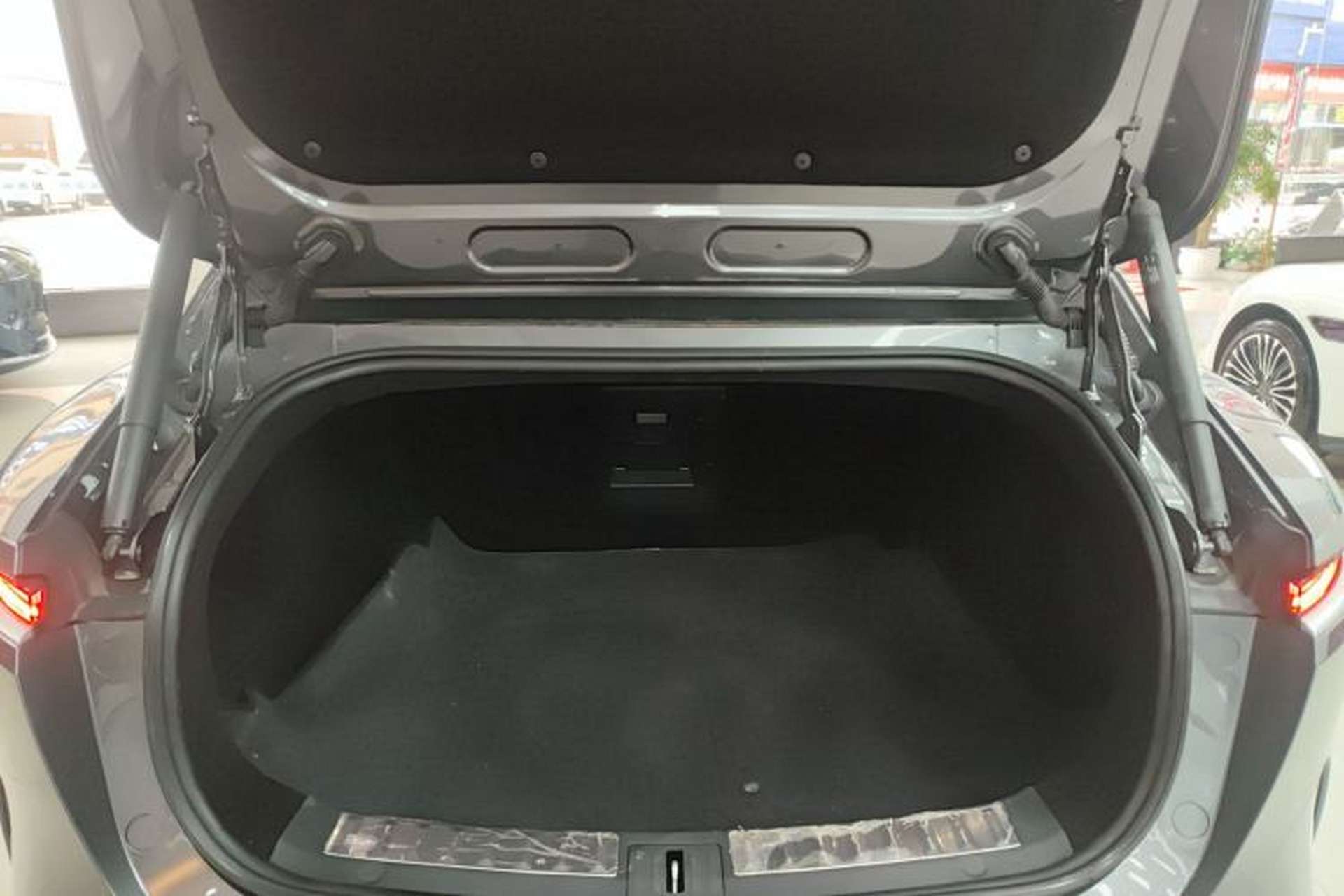 Used Avatr 11 2023 HarmonyOS Version Smart Enjoyment Upgrade Model 90-Degree Rear-Wheel Drive Edition Trunk