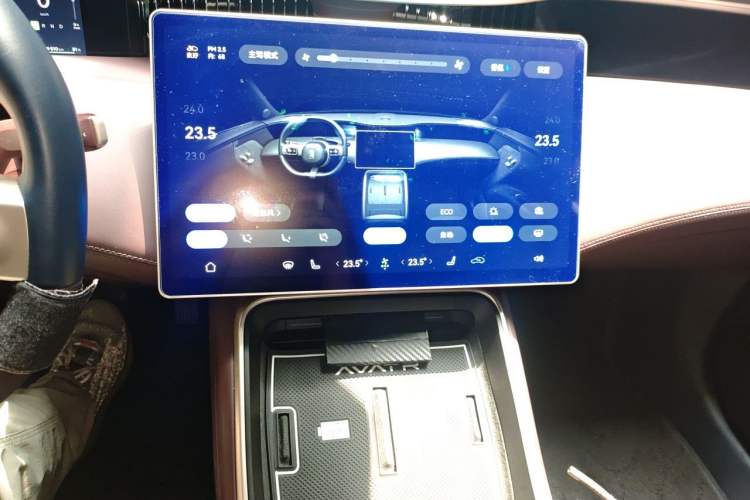 Used Avatr 11 2023 HarmonyOS Version Smart Enjoyment Upgrade Model 90-Degree Rear-Wheel Drive Edition Audio And AC Panel