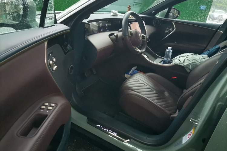 Used Avatr 11 2023 HarmonyOS Version Smart Enjoyment Upgrade Model 90-Degree Rear-Wheel Drive Edition Driver Seat