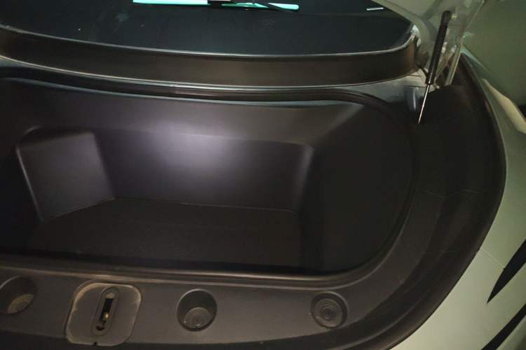 Used Avatr 11 2023 Harmony 90-degree Rear-wheel Drive Edition Engine Bay Left