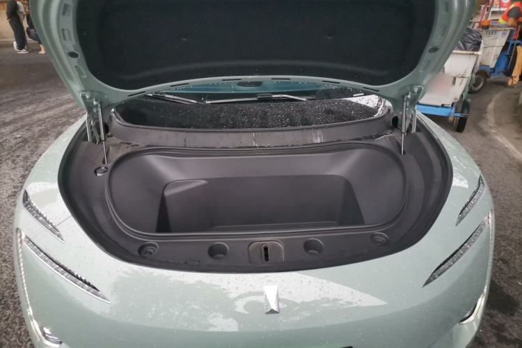 Used Avatr 11 2023 HarmonyOS Version Smart Enjoyment Upgrade Model 90-Degree Rear-Wheel Drive Edition Engine Bay