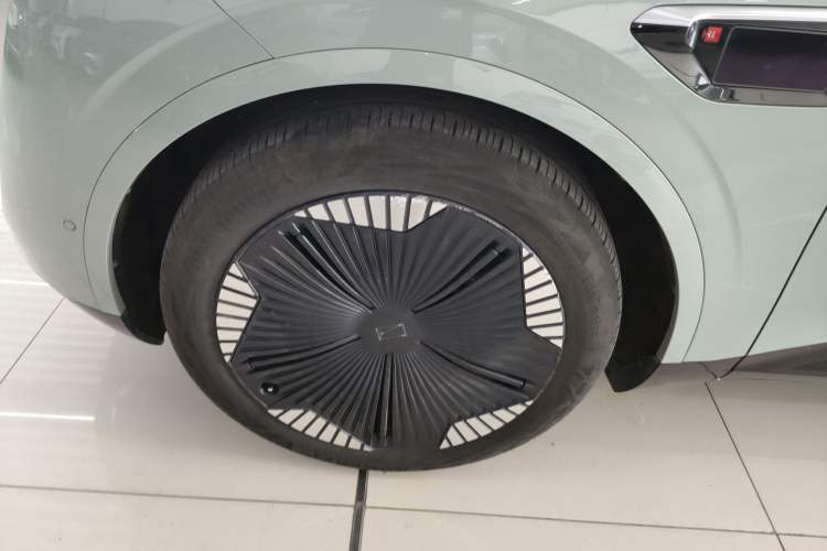 Used Avatr 11 2023 Harmony 90-degree Rear-wheel Drive Edition Exterior 7