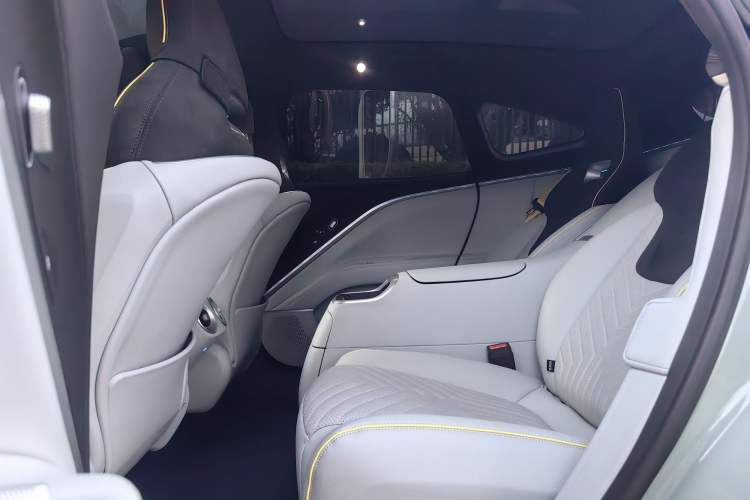 Used Avatr 11 2023 Ultra-Long Range Single-Motor Version 4 Seats Interior 2