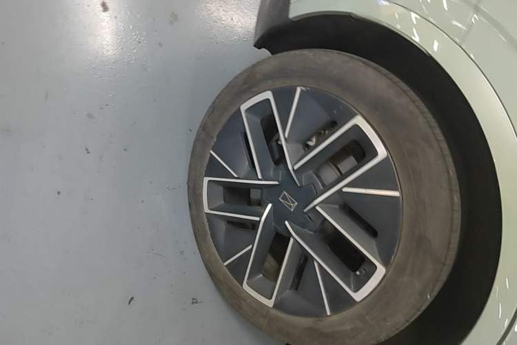Used Avatr 11 2023 Harmony 90-degree Rear-wheel Drive Edition Right Rear Wheel Hub