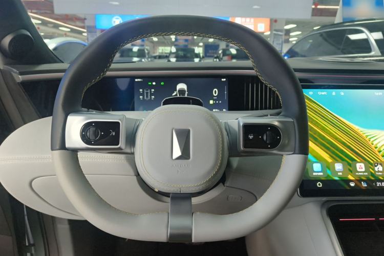 Used Avatr 11 2023 HarmonyOS Version Smart Enjoyment Upgrade Model 90-Degree Rear-Wheel Drive Edition Steering Wheel