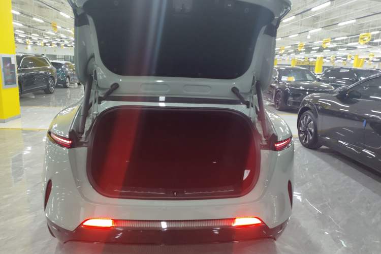Used Avatr 11 2023 Harmony 90-degree Rear-wheel Drive Business Edition Trunk