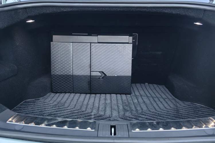 Used Avatr 11 2023 Ultra-Long Range Single-Motor Version 4 Seats Trunk