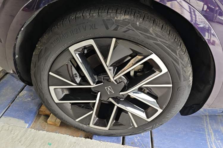 Used Avatr 11 2023 Long-Range Single-Motor Version 5 Seats Left Front Wheel Hub