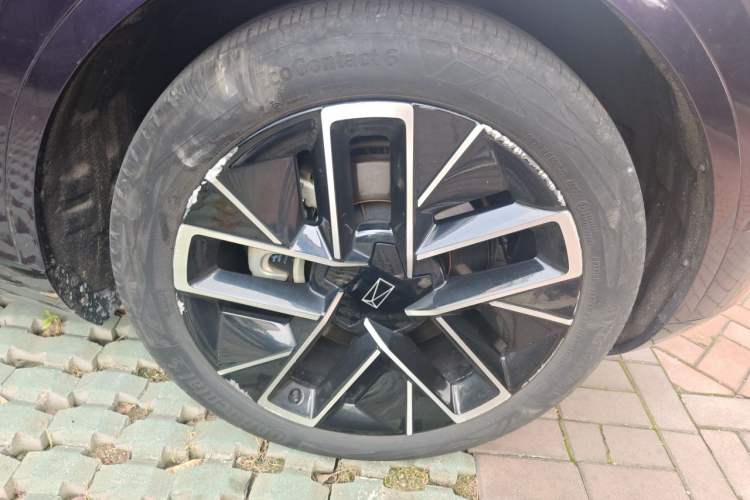 Used Avatr 11 2023 Long-Range Single-Motor Version 5 Seats Right Front Wheel Hub