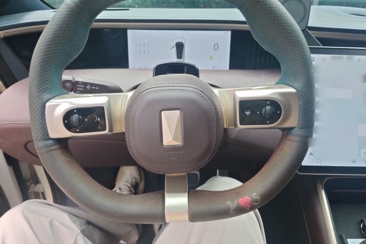Used Avatr 11 2023 Long-Range Single-Motor Version 5 Seats Steering Wheel