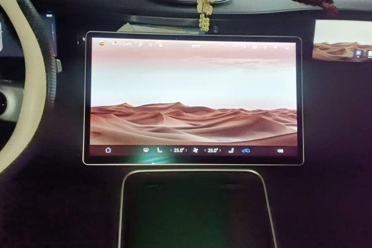 Used Avatr 11 2023 Harmony 116° Rear-Wheel Drive Version Audio And AC Panel