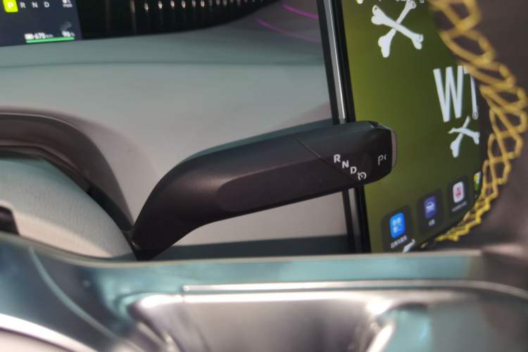 Used Avatr 11 2023 Harmony 116° Luxury Edition Gear Lever
