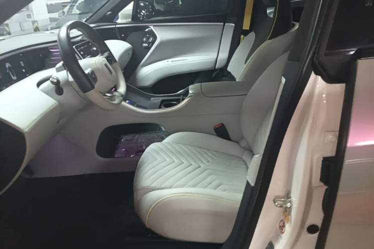 Used Avatr 11 2023 Harmony 90-degree Rear-wheel Drive Edition Left Front Seat