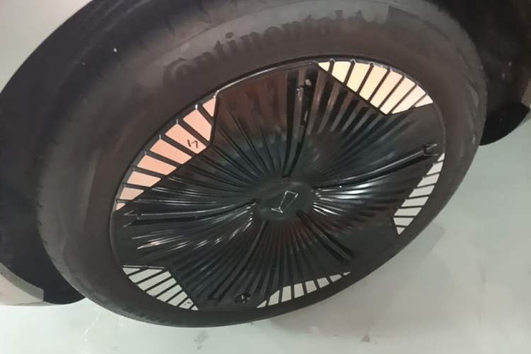 Used Avatr 11 2023 Harmony 90-degree Rear-wheel Drive Edition Left Front Wheel Hub
