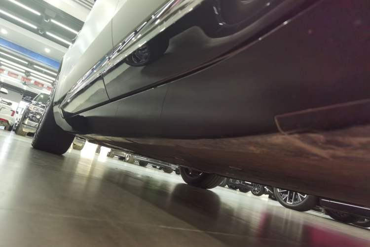 Used Avatr 11 2023 Harmony 116° Luxury Edition Left Side Sill