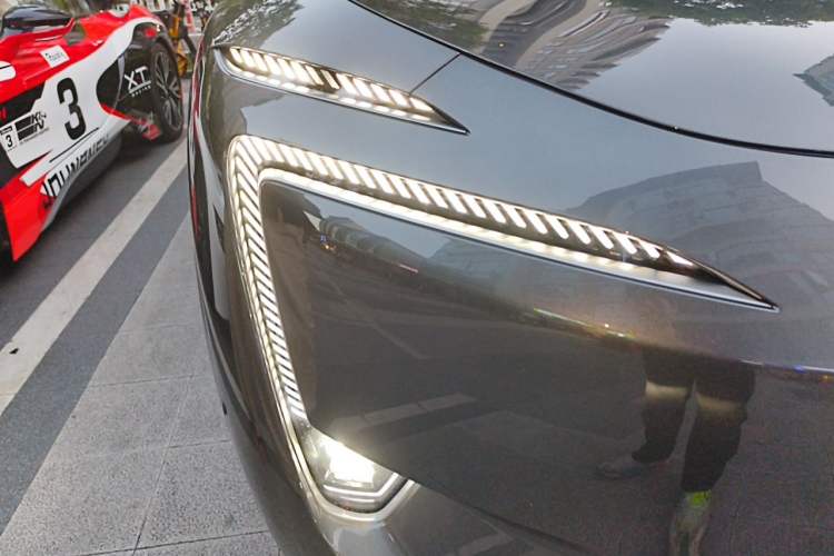 Used Avatr 11 2023 Harmony 90° Luxury Edition Right Front Headlight