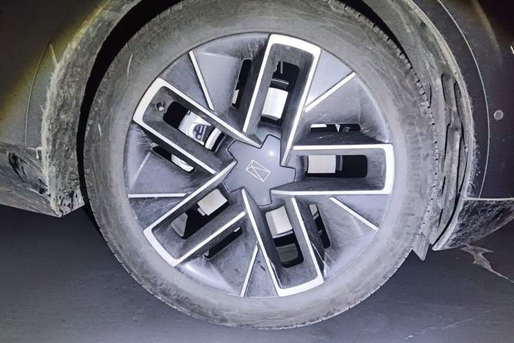 Used Avatr 11 2023 Harmony 116° Rear-Wheel Drive Version Right Front Wheel Hub
