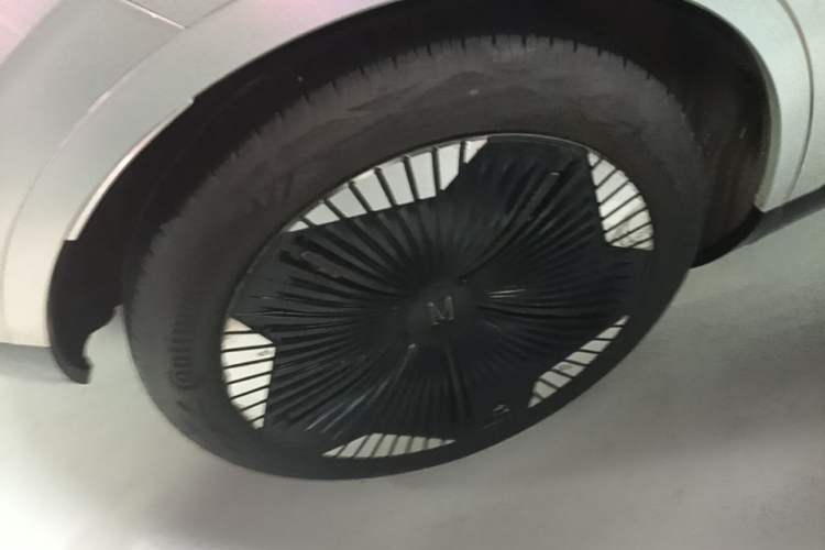 Used Avatr 11 2023 Harmony 90-degree Rear-wheel Drive Edition Right Rear Wheel Hub
