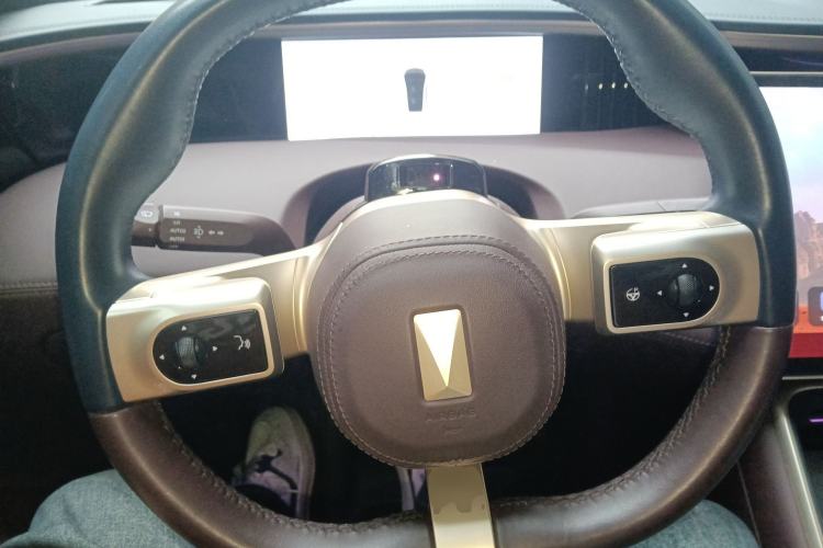 Used Avatr 11 2023 Long-Range Single-Motor Version 5 Seats Steering Wheel