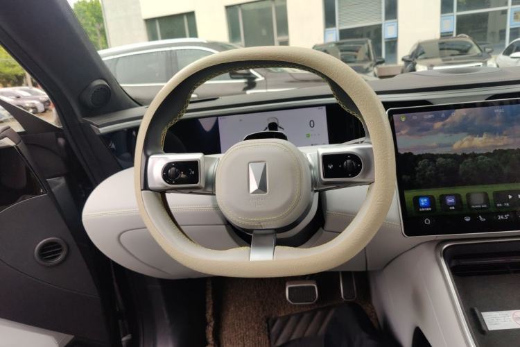 Used Avatr 11 2023 Long-Range Single-Motor Version 5 Seats Steering Wheel