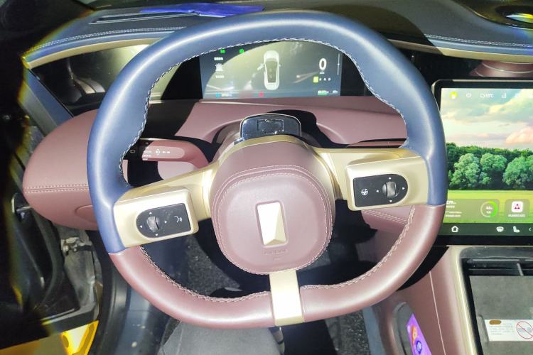 Used Avatr 11 2023 Harmony 90-degree Rear-wheel Drive Business Edition Steering Wheel