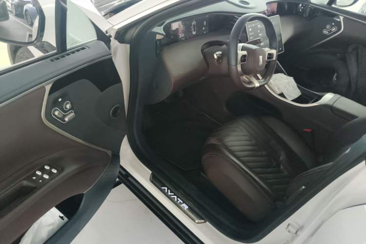 Used Avatr 11 2023 HarmonyOS Version Smart Enjoyment Upgrade Model 90-Degree Rear-Wheel Drive Edition Driver Seat