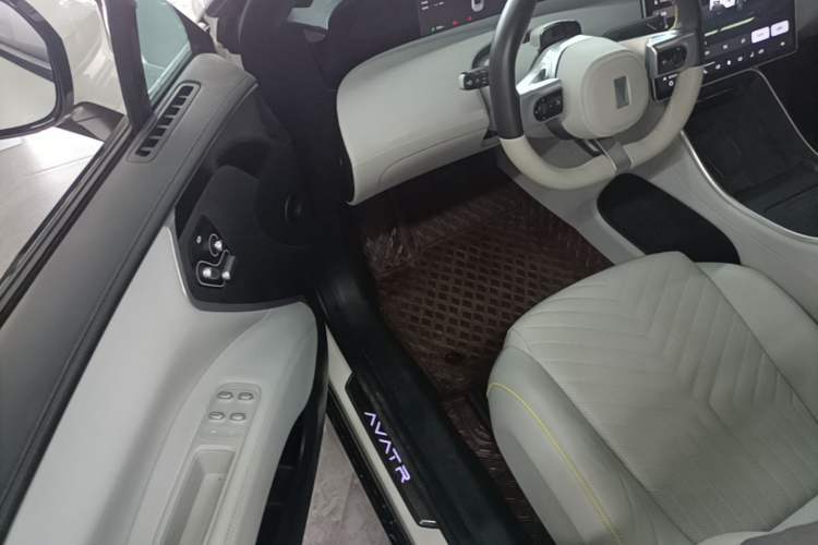Used Avatr 11 2023 HarmonyOS Version Smart Enjoyment Upgrade Model 90-Degree Rear-Wheel Drive Edition Driver Seat